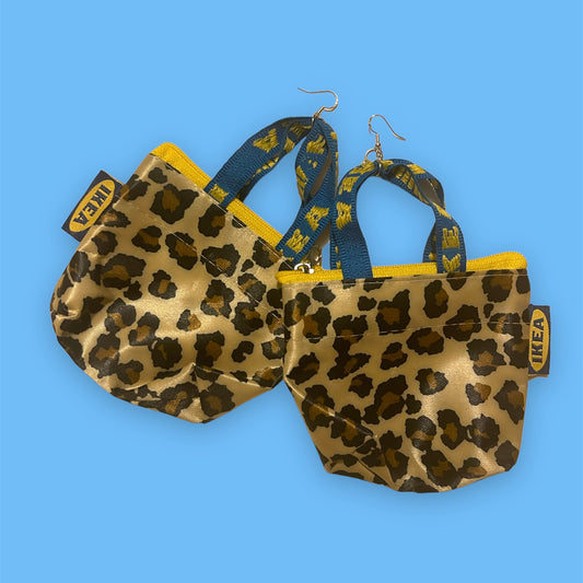 Pendientes de bolso Ikea con estampado de leopardo